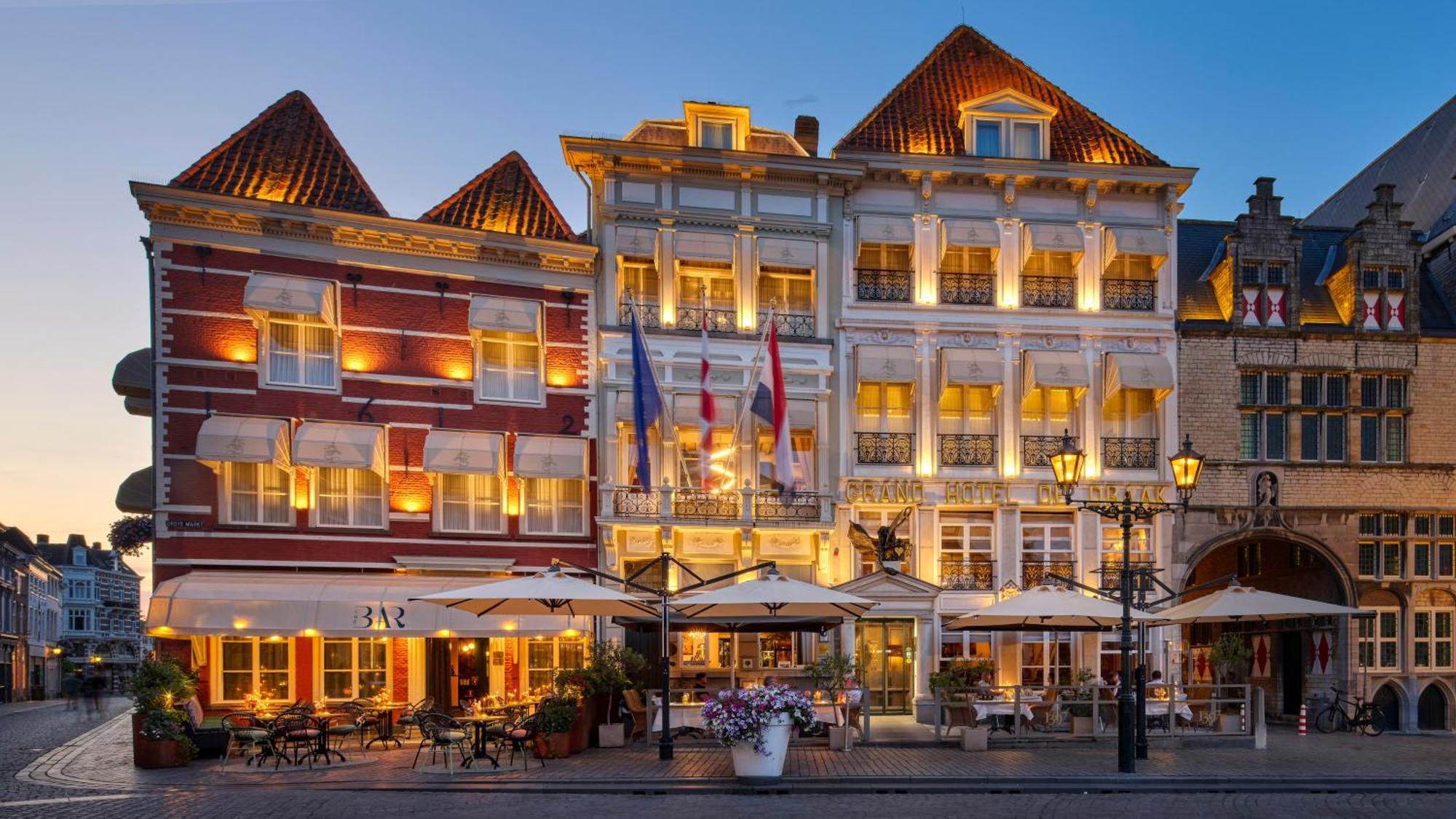 Grand Hotel En Residence De Draak Берген оп Зоом Екстериор снимка